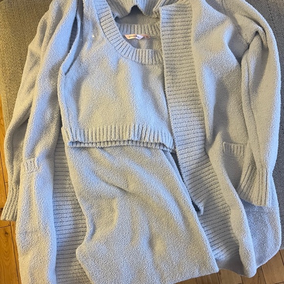 La vie en rose baby blue, terry cloth lounge set. - Picture 9 of 9